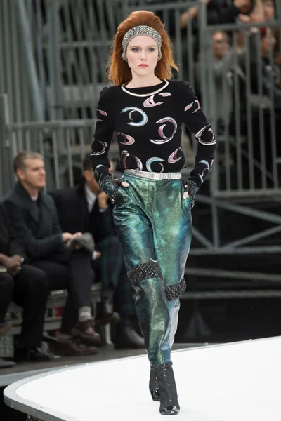Look 60